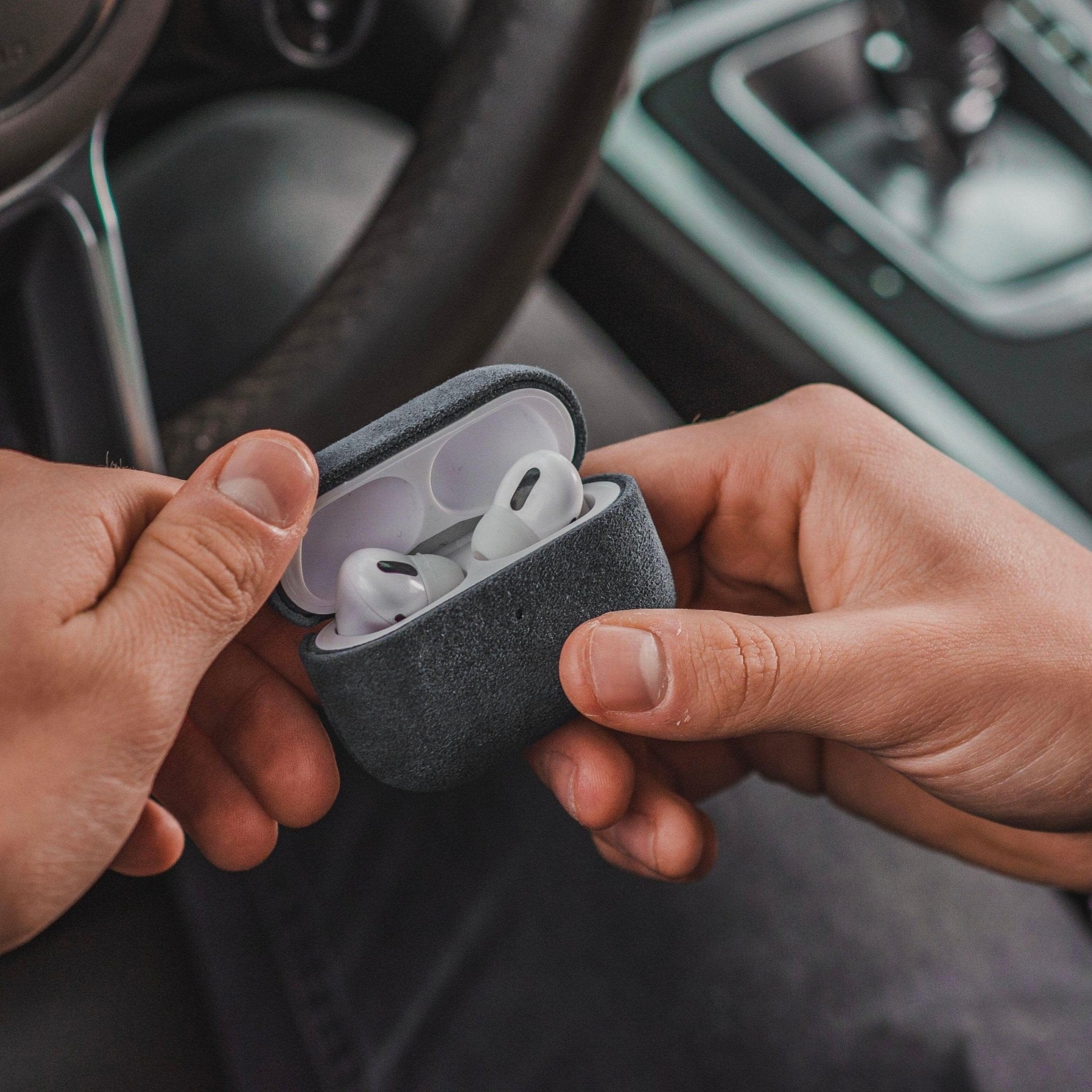 AirPods 1/2 Gen Alcantara Case - Space Grey - Alcanside