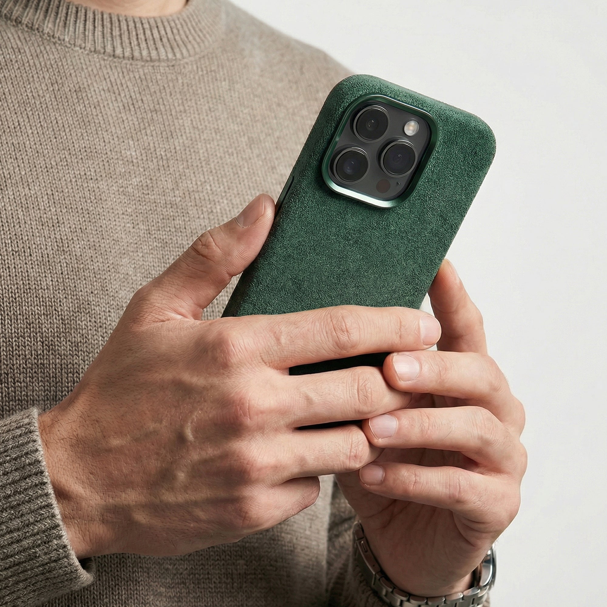 iPhone 16 Pro - Alcantara Case - Midnight Green - Alcanside
