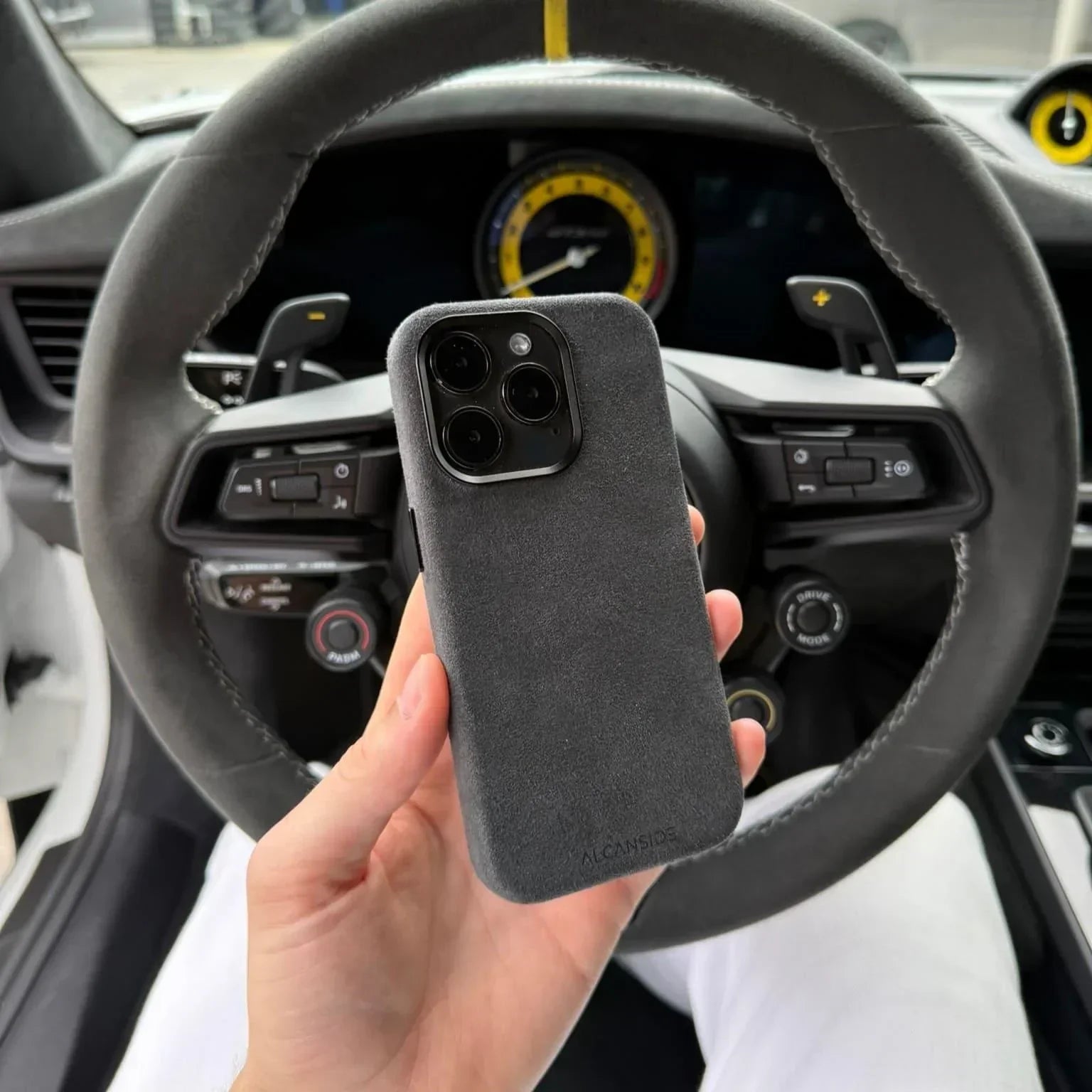 iPhone 16 Pro - Alcantara Case - Space Grey - Alcanside